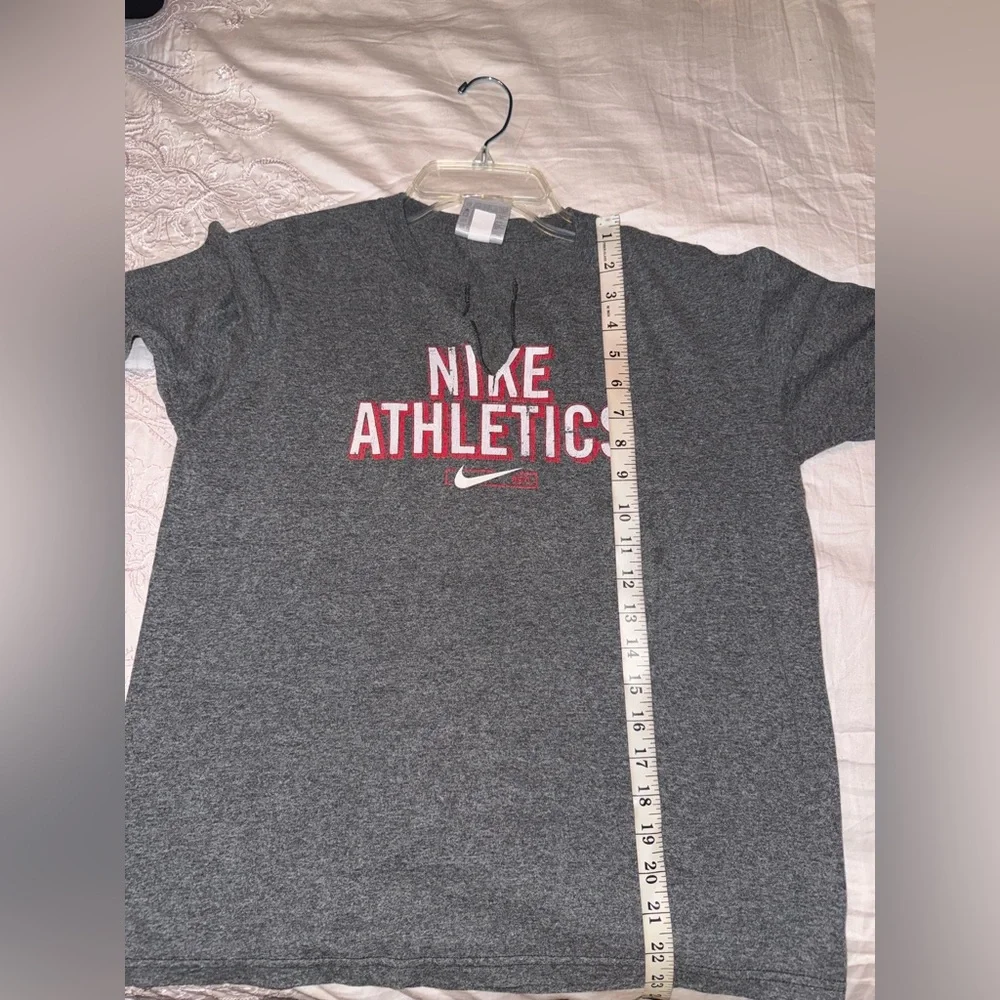 Nike Athletics Vintage Long Sleeve V-Neck Top Gray Red Size M